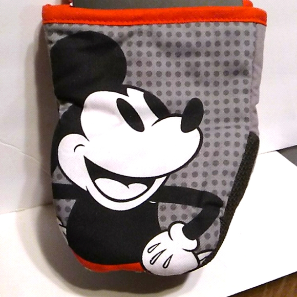 Disney Other - Nwt 2 Pack Oversized Mini Mitts